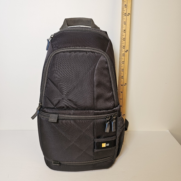 Case Logic grey small side access camera backpack - Picture 3 of 14